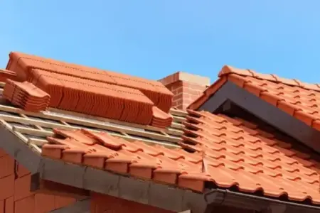 Pose et rénovation de toiture en tuiles à Illats